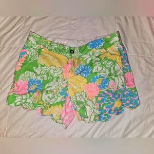 Lilly Pulitzer Scallop trim shorts